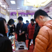 奥邦全屋顶引爆青岛华夏家博会，锋芒毕露展...